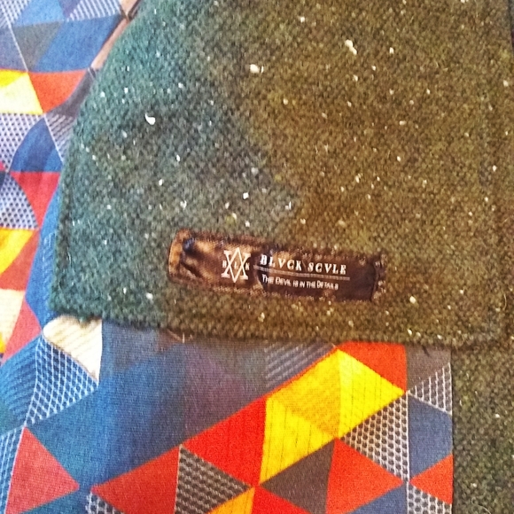 Black Scale Wool & Leather Vest with Matching Sweatshirt - Picture 3 of 8